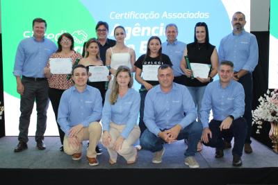 Programa Sicredi Fortalece beneficia 131 associados empresÃ¡rios do ParanÃ¡